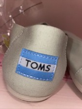 TOMS CLASSIC WOMEN Sz 6 CANVAS SHOES BRAND NEW Mint Easter Summer Flats