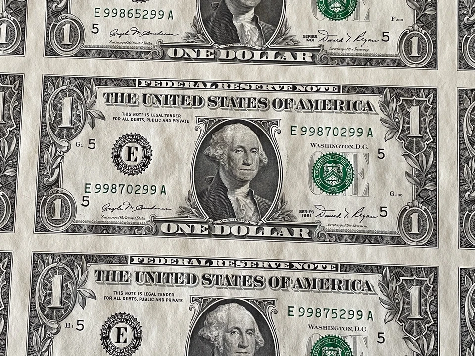 Uncut Currency Sheet of 32 Notes $1 Dollar Bills 1981 Buchanan Regan - Image 3 of 4