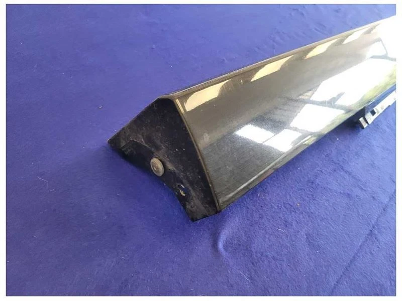 Chevrolet SS 2014-2015 sedán 6,2 pasajeros panel basculante inferior moldeado negro 2350 Foto 2 de 4