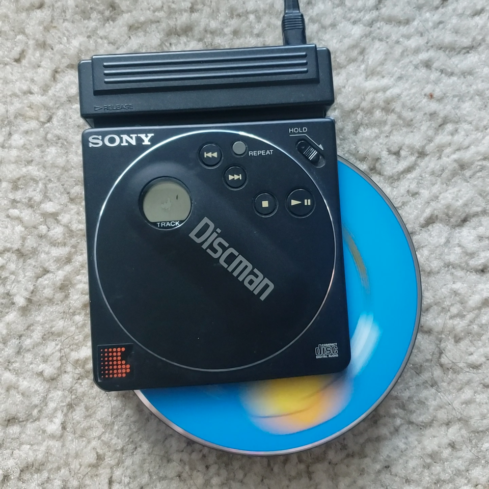 SONY D-88 DISCMAN mini cd player with original accessories, Almost ...