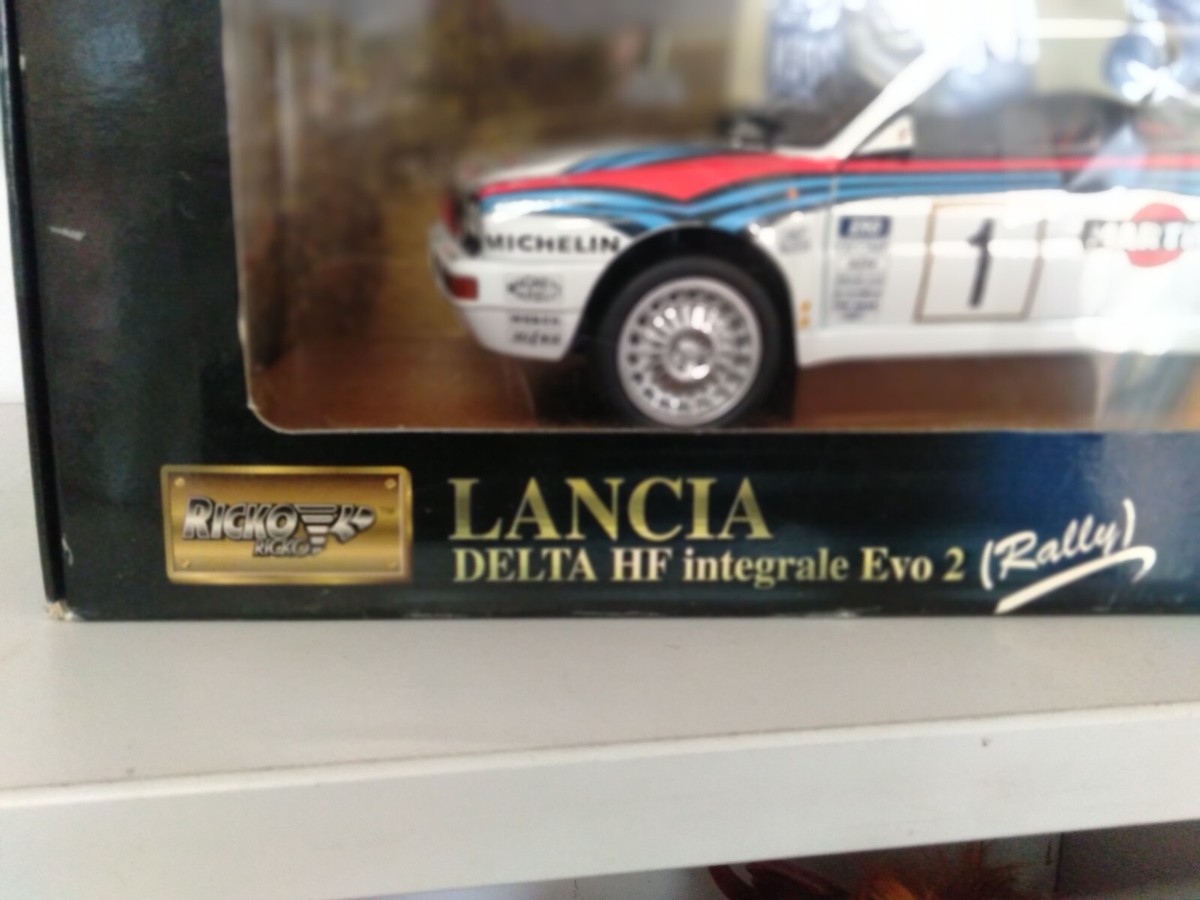 RICKO 1/18 - 32114 LANCIA DELTA HF INTEGRALE EVO 2 RALLY - MARTINI
