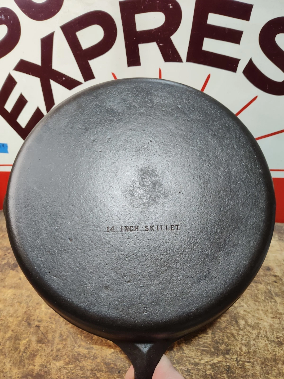 "Fully Restored" Wagner Cast Iron Skillet Pan 14" Early American Seasoned
Opens in a new window or t
