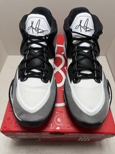Ike Kyrie Infinity TB PROMO Blanco y Negro Hombre’s Talla 18