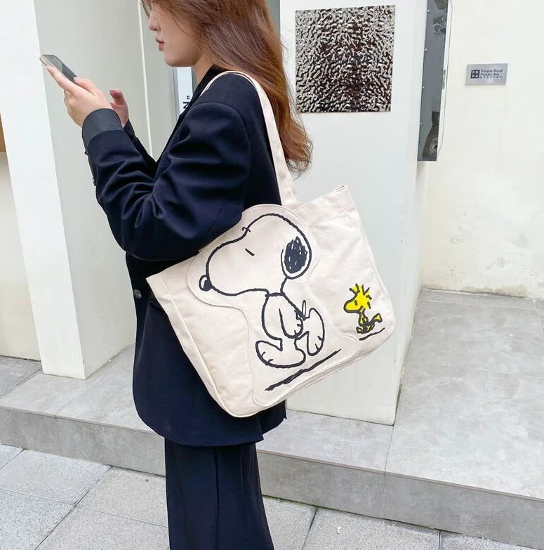 Lindo Bolso de Hombro de Lona Snoopy Bolso de Mano de Dibujos Animados Cartera de Estudiante de Gran Capacidad Foto 3 de 4