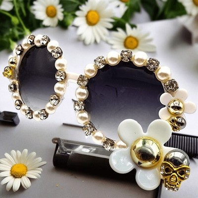 Skulls Daisy Sunglasses Round White Frames Crystal Pearl Gradient UV400 Oversize