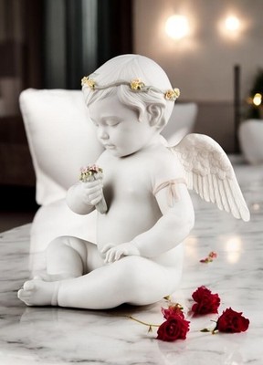 Lladró Celestial Angel Figurine – Matte White Porcelain Angel