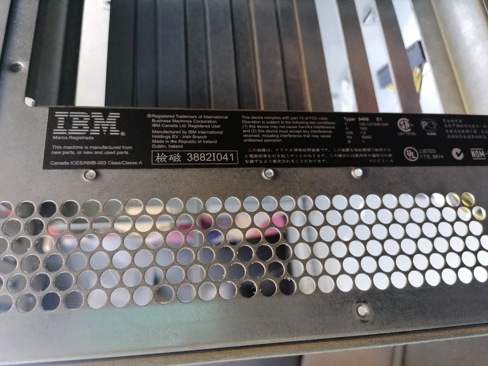 Case BAY scheda controller interno hard disk SCSI 3,5" estraibili per server IBM - Immagine 2 di 4