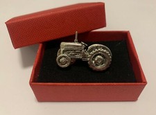 TRACTOR SILVER PEWTER PIN BADGE BROOCH LAPEL GIFT BOX BIRTHDAY XMAS FARMING 