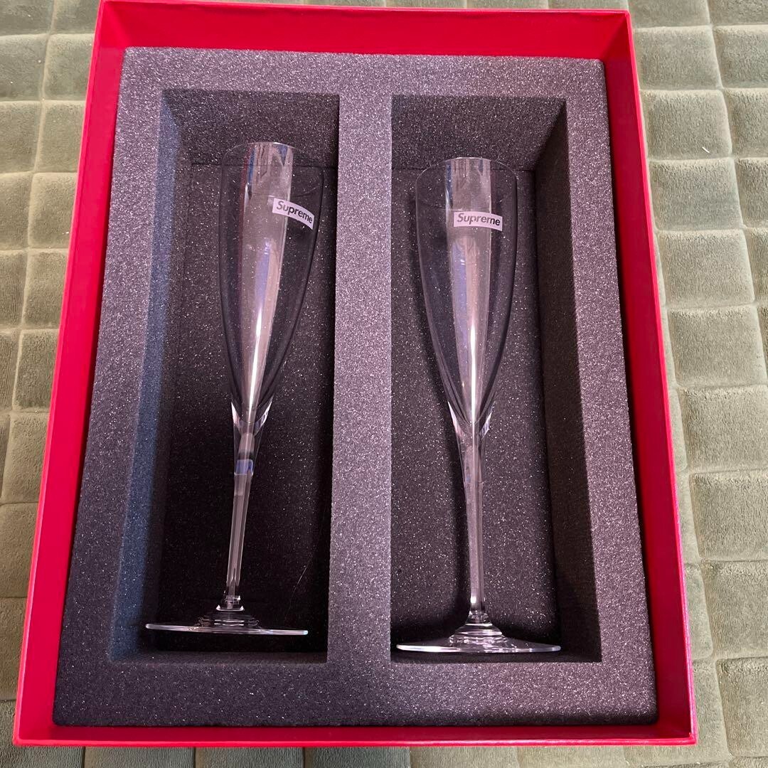 supreme×baccarat champagne glasses
