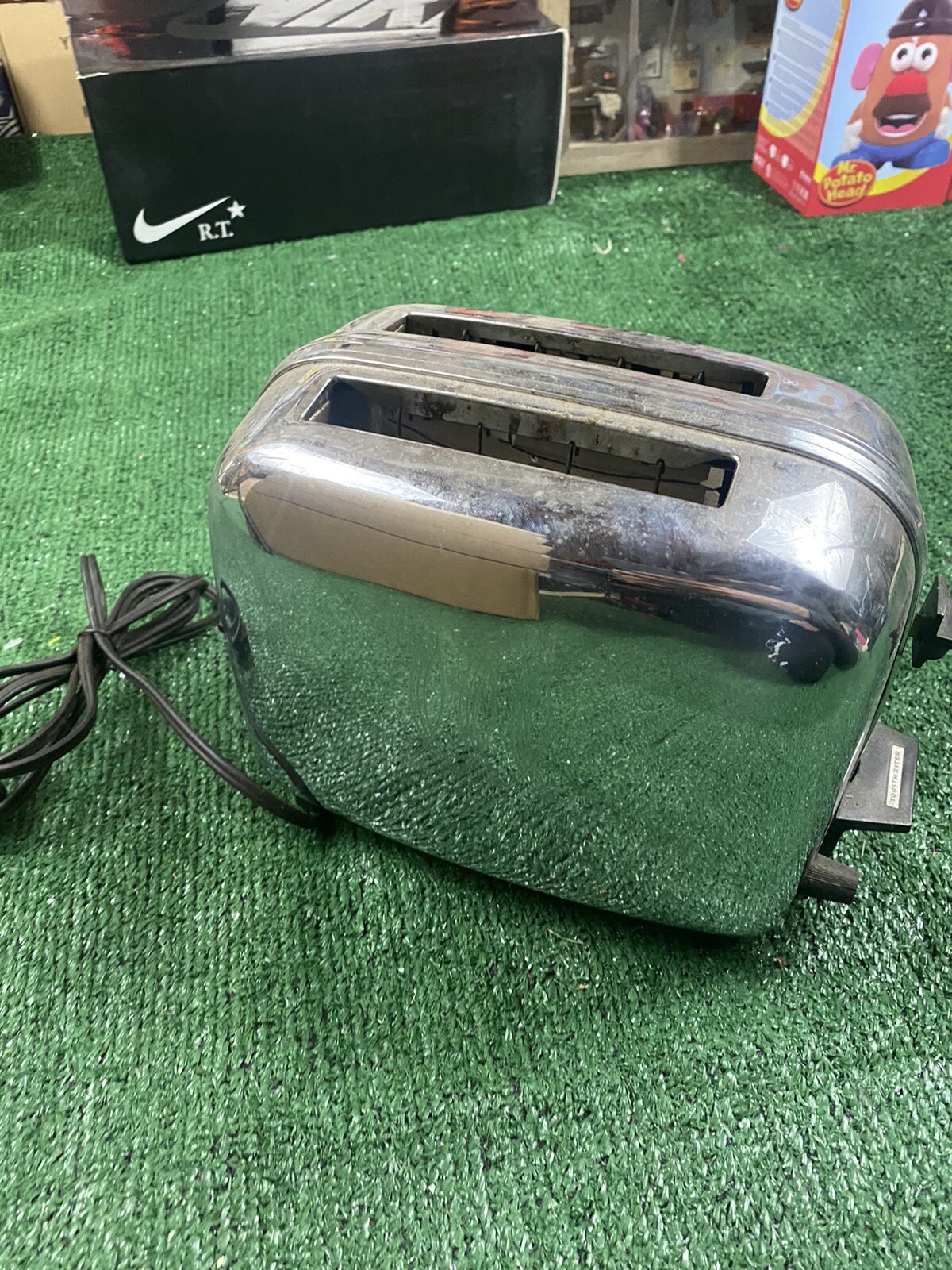 Toastmaster 1950's Model 1B14 Toaster Vintage Art Deco Chrome