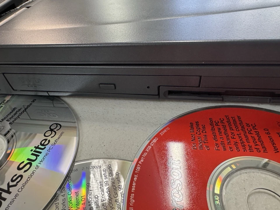 Gateway Solo Pro 9300 Win98 便携式电脑 仅零件 Power On Bundle Of Stuff — 第 4/4 张图片