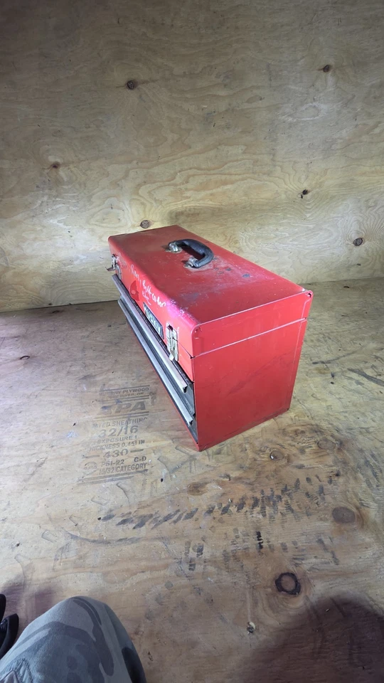 Husky Professional 21" Caja de herramientas de acero con 2 cajones Foto 3 de 4