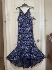 NWT XSCAPE Floral V-Neck Sleeveless Embroidered V-Neck Tiered Gown Dress Size: 6