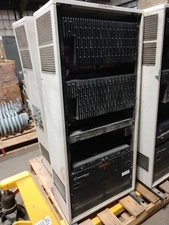 Motorola MSF5000 800 MHz High Power Repeater Base Station Unit & Cabinet