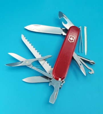 VICTORINOX SWISS ARMY FIELDMASTER RED 15 IN MULTITOOL POCKET