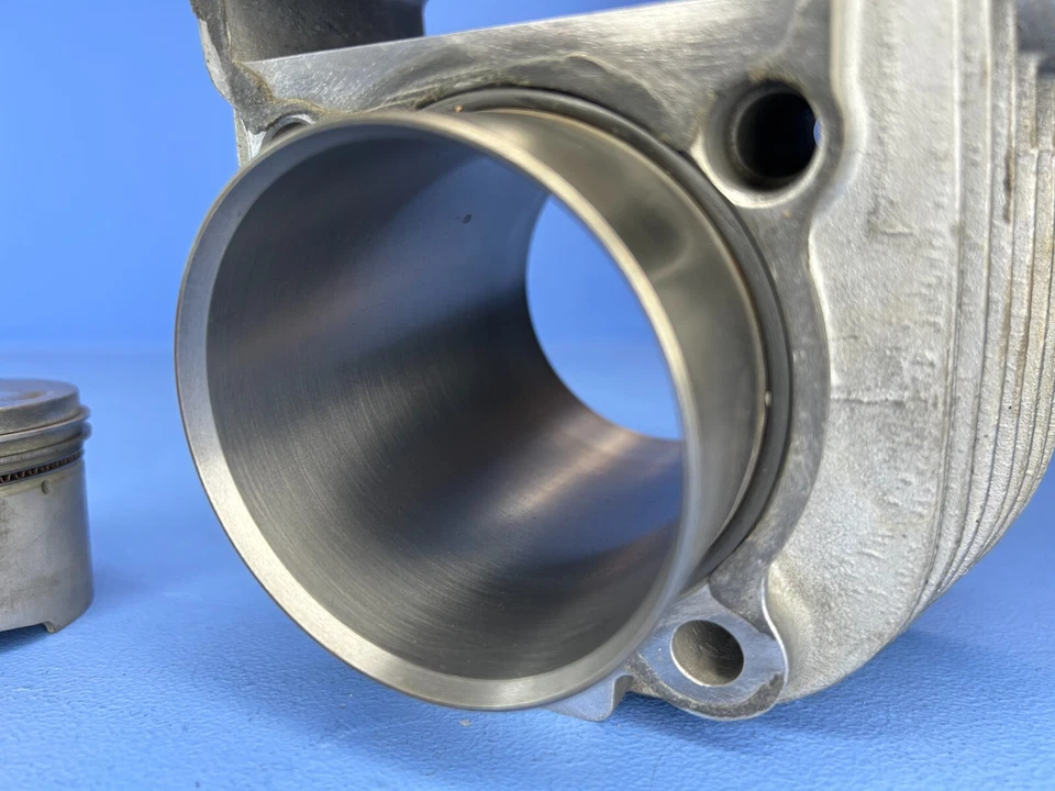 oem Yamaha 2002 TTR225 CYLINDER ASSEMBLY TOP END JUG BARREL MOTOR VALVE - Image 3 of 4