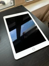 Apple iPad Pro 1st Gen. 128GB, Wi-Fi, 9.7 in - Silver