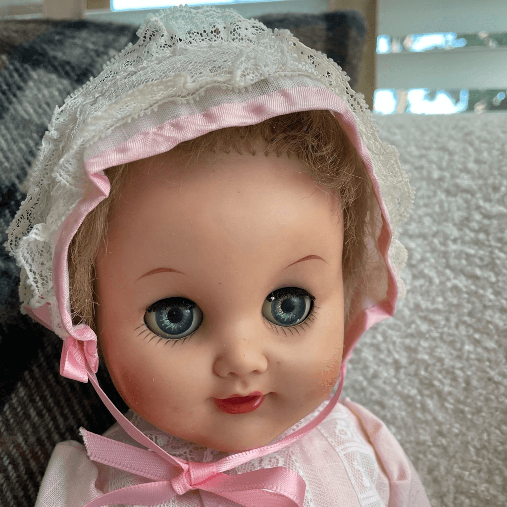 * antique baby doll ୨୧ * 小さな陶器製 の女の子 il_340x270.6827386258_civz.jpg