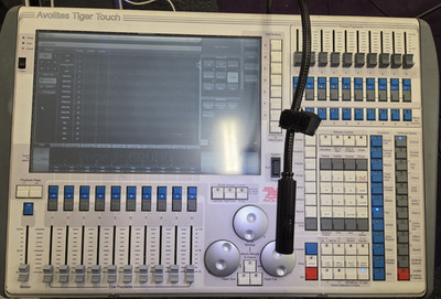 Avolites Tiger Touch DMX-Controller, Touchscreen, 10 Fader, USB, MIDI