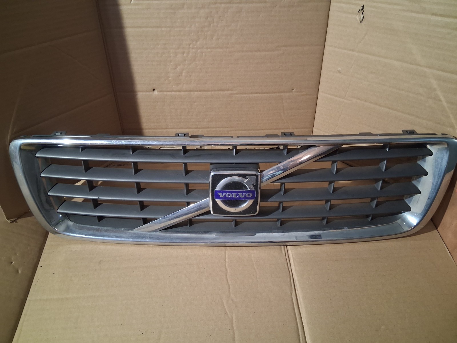 2007-2009 Volvo S80 OEM Front Upper Chrome Grille 30655102