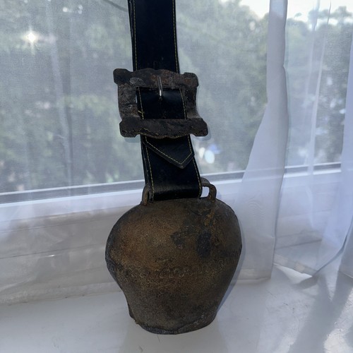 GROSSE, VINTAGE, SCHWEIZER KUHGLOCKE Kuhglocke mit Lederband