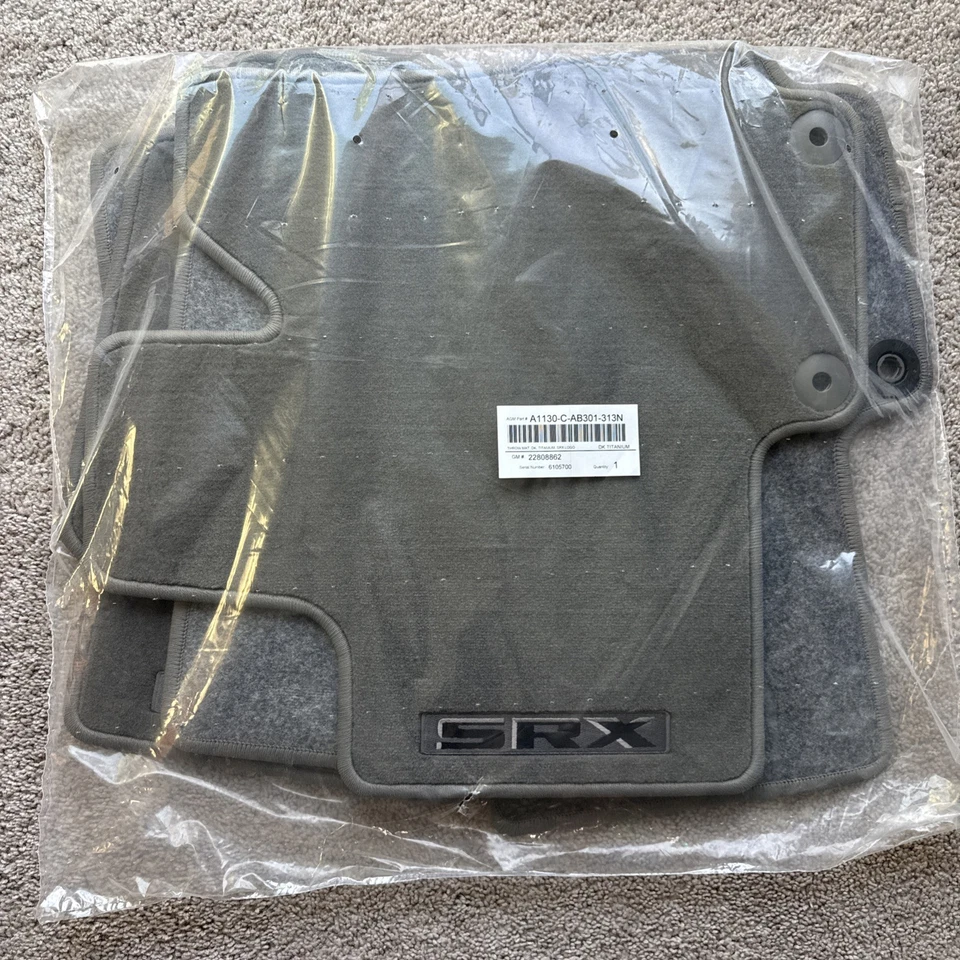 Новые оригинальные передние и задние коврики для пола Cadillac SRX 2010-2016 годов выпуска титановые GM 22808862 - Изображение 2 из 4