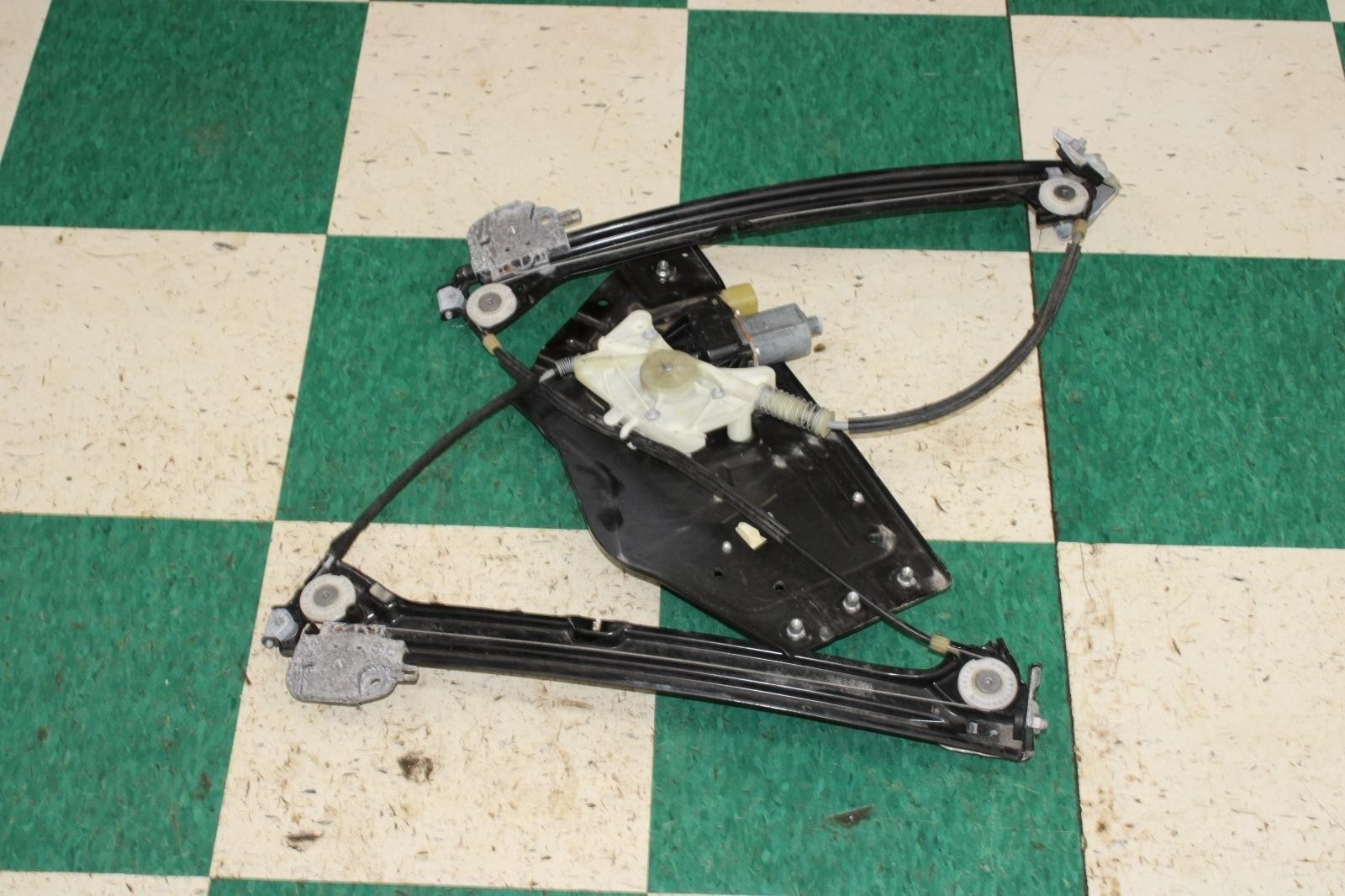 Maserati Ghibli 2014-2022 Right Window regulator