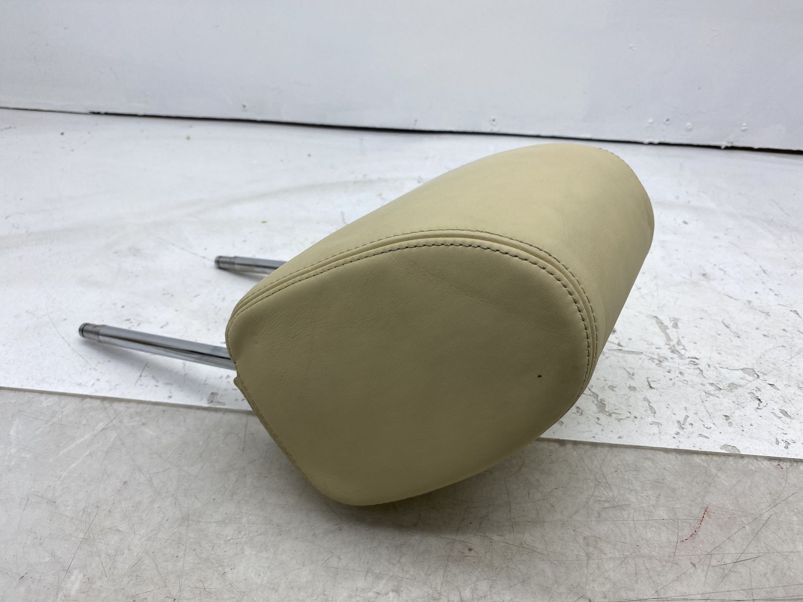 2010-2020 BENTLEY MULSANNE OEM FRONT LEFT DRIVER SEAT HEADREST BEIGE LEATHER