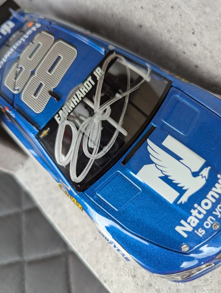 Dale Jr 2016 autografiado #88 estándar a nivel nacional 1/24 fundido a presión Foto 4 de 4
