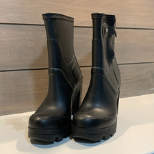 Hunter Block Heel Rubber Upper High (3-3.9 in) Heel Height Hunter Block Heel Rubber Upper High (3-3.9 in) Heel Height