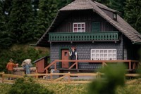Faller 130010 JubiläUmsmodell Schwarzwaldhaus Mit Figur 1:87(H0) Neu/Ovp