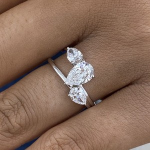 1.6ct Pear Anniversary Ring White Gold 14K Labcreated Diamond F/VS