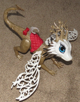 Ever After High Apple White Dragon Braebyrn Mattel 2015. The Dragon is complete.