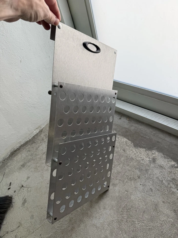 Vitrina Oakley vintage años 90 folleto soporte cargador soporte metal Foto 2 de 4