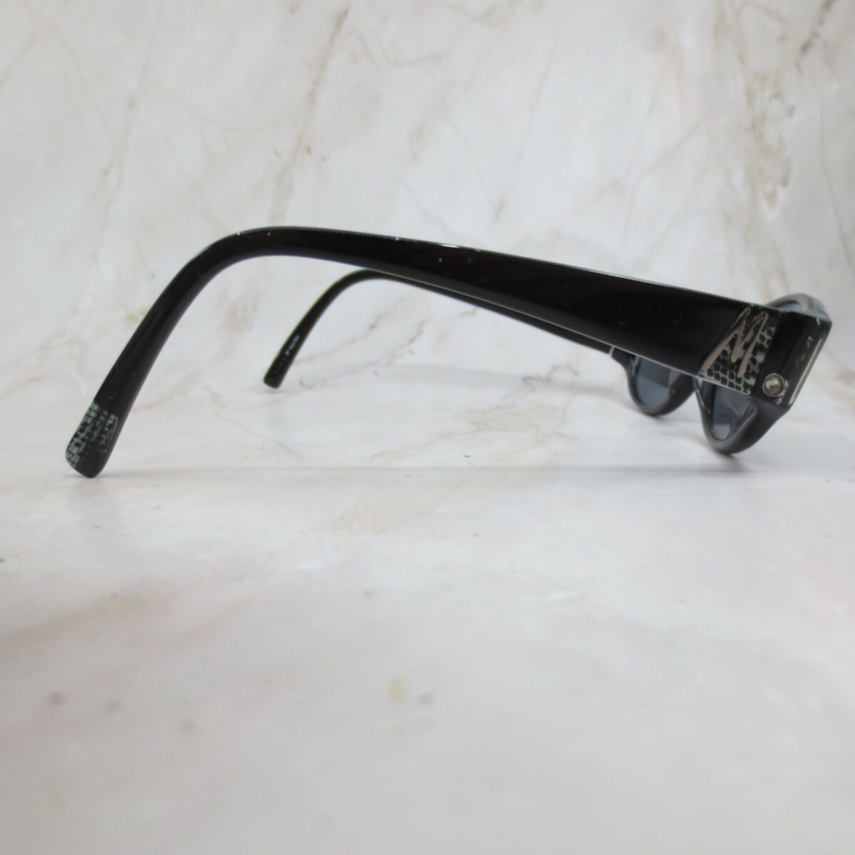 Guess by Marciano Sunglasses Frame GM130 Women display picture 1