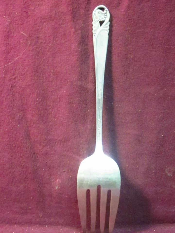 International Sterling SPRING GLORY  COLD MEAT FORK 9" 82 grams No Monogram - Image 3 of 4