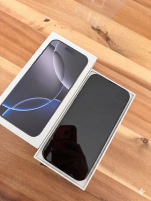 Apple iPhone 16 Pro - 128 GB - Black Titanium (Ohne Simlock)