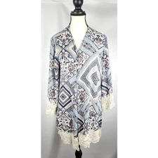 Xhilaration blue paisley kimono top with lace sleeves & hem side slits sz L