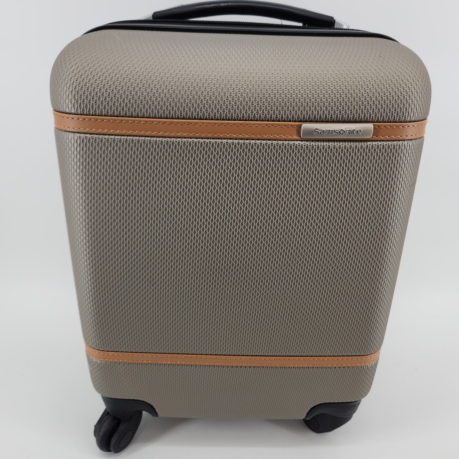 18 Inch Hard Case 4 Wheel Suitcase