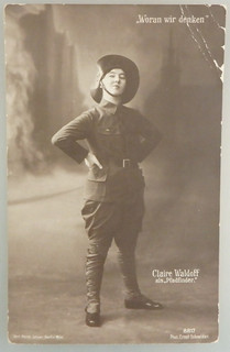 Fotokarte Schauspielerin Sängerin in Revuen Operretten Claire Waldoff (144551)