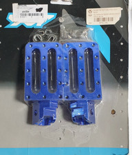 REPOSE PIED BLEU YCF POUR DIRT