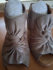 Ladies Moda In Pelle Leather Sandals Size 5. New  and unworn