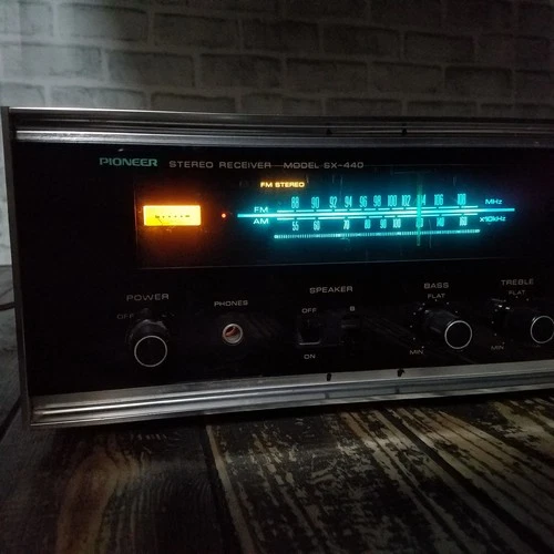 Vintage Pioneer Model SX-440 Wood Stereo AM/FM Receiver UNIT TURNS ON AND SOUND