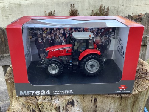 1/32 scale UH 4063 Massey Ferguson 7624 Tractor Tracteur traktor of the yr 2012 - Picture 2 of 7
