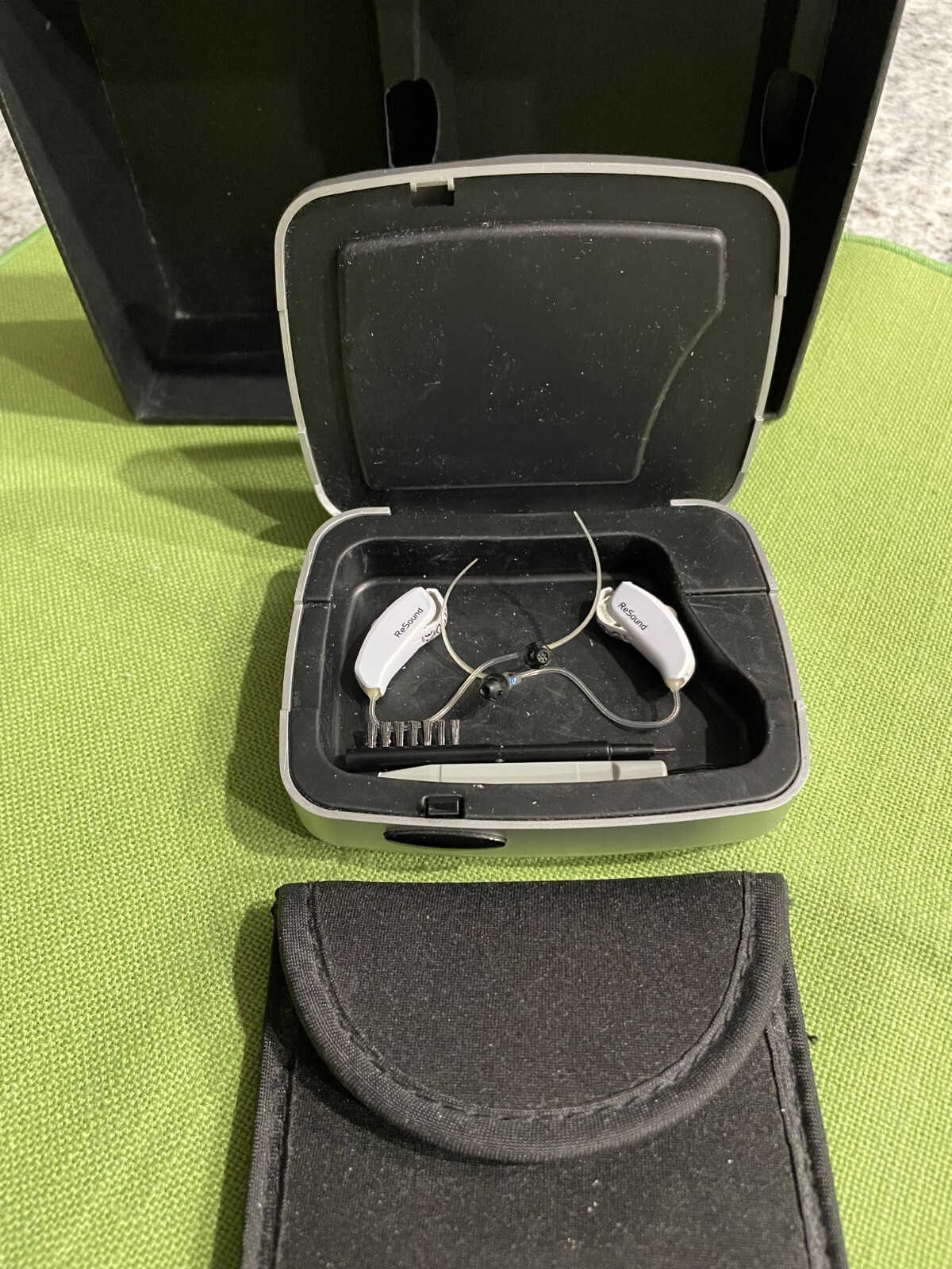 Pair of RESOUND 202LSB069 Hearing Aids w/ Cases eBay