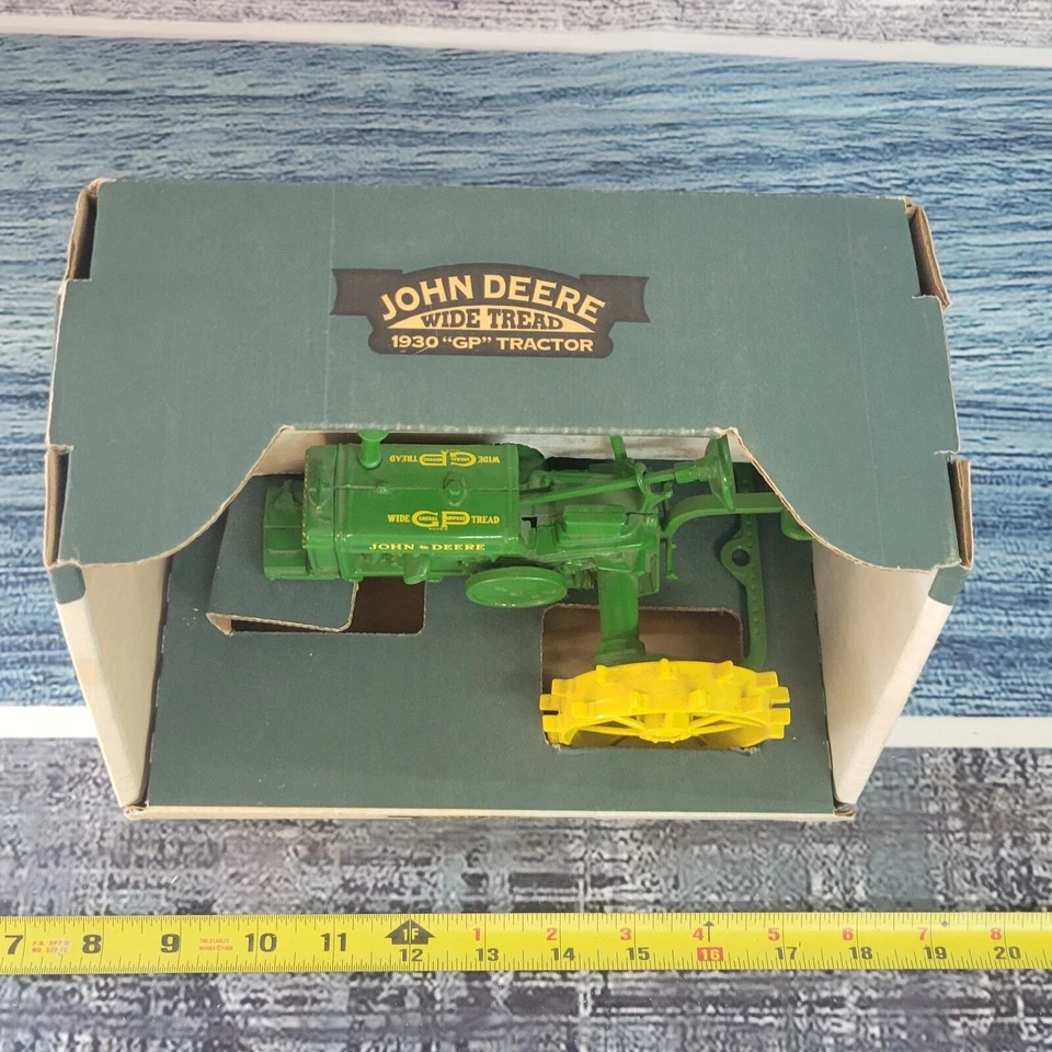 De colección 1995 Ertl escala 1/16 John Deere banda de rodadura ancha 1930 "GP" tractor fundido a presión verde Foto 2 de 4