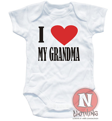 Naughtees Kleidung Babygrow I Love My Oma weiße Baumwolle Baby Grow Babyanzug