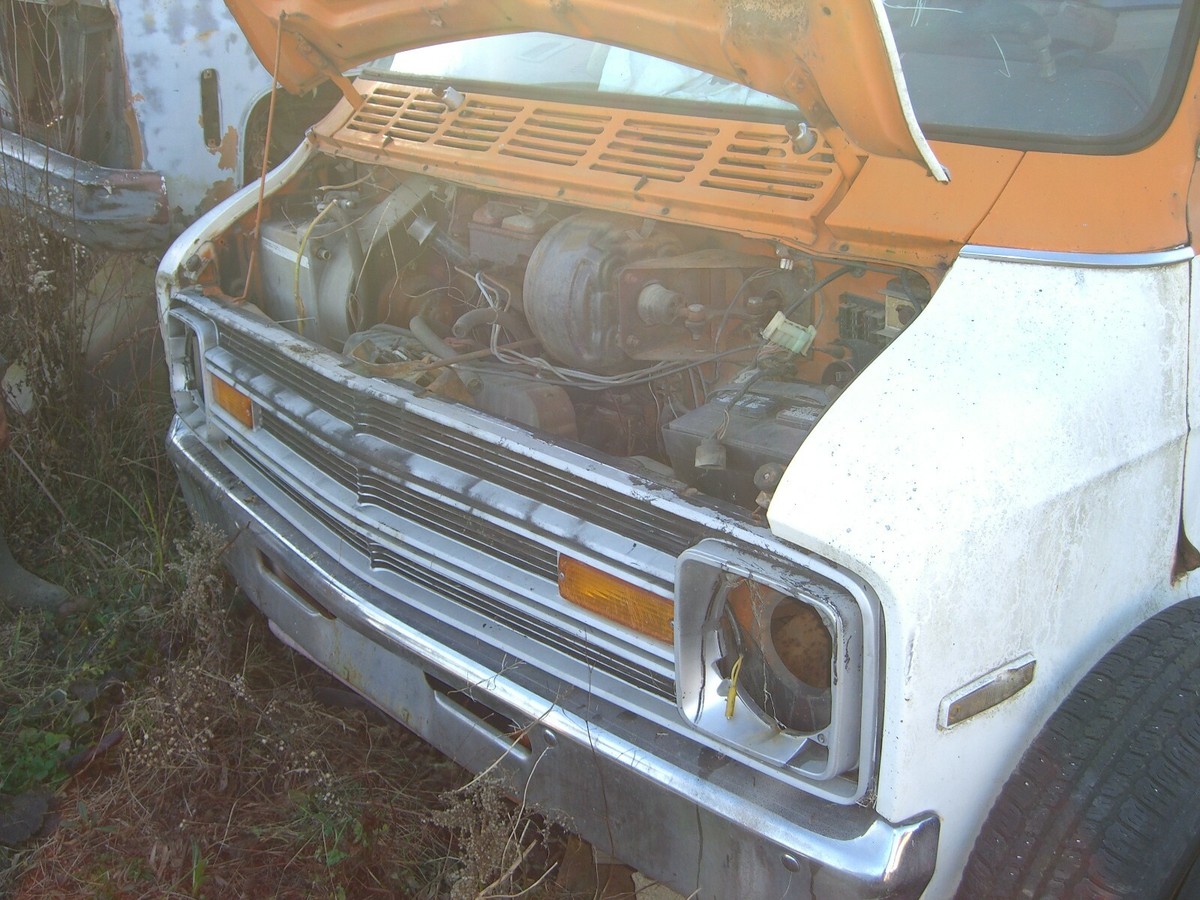 DODGE VAN TEE B100 Grill 71 72 73 74 75 76 B150 Porthole