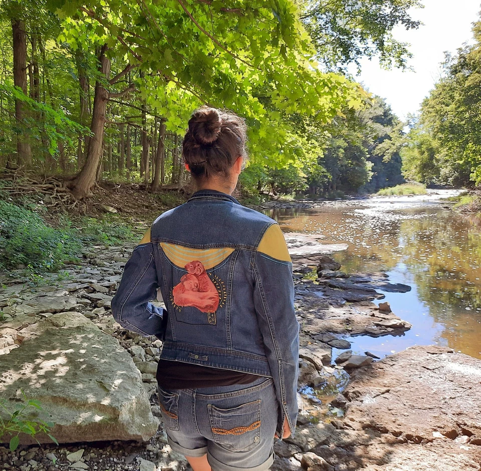 W.G.B. Chaqueta Denim Azul, Mujer Grande, Muy Buen Estado, Pintada a Mano Foto 4 de 4