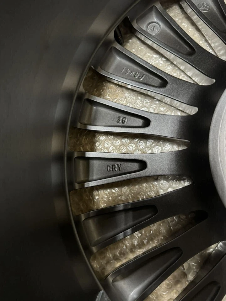 Nuevo Crown Sedán Genuino HyperChrome Pintado 19 pulgadas Llantas de Aluminio 4 piezas Foto 3 de 3